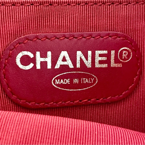 CHANEL LEATHER MESSENGER BAG❤️ - Picture 7 of 17
